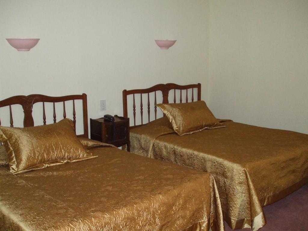 Hôtel Le Sauvage Tournus Quarto foto